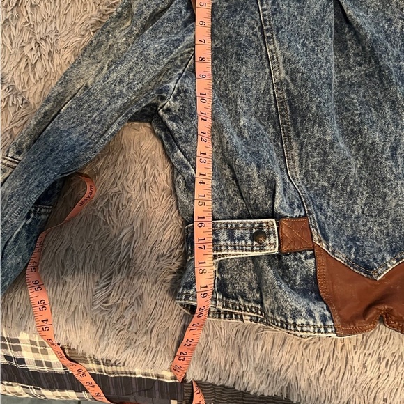 80’s Vintage Denim Jacket with leather accents size small - Picture 15 of 15